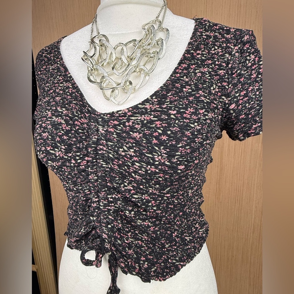 Hollister Black and Pink Floral Ruched Tee